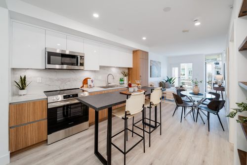 607-2228 W Broadway, Vancouver, BC, V6K0B1 | Card Image