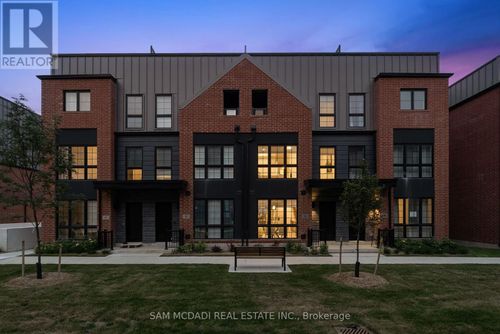 33 Burleigh Mews, Thornhill, ON, L4J0M1 | Card Image