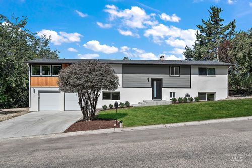 3101 N Ridgeway Dr, Boise, ID, 83702-0676 | Card Image