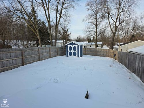 902 Glenwood Ave, Owosso, MI, 48867-4633 | Card Image