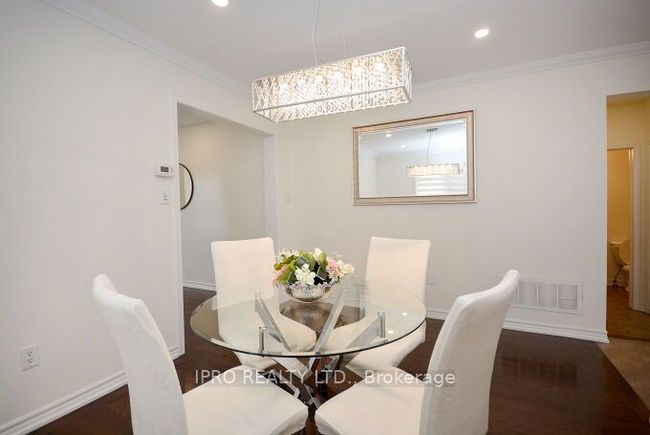 867 Fowles Crt, House attached with 4 bedrooms, 3 bathrooms and 2 parking in Milton ON | Image 10