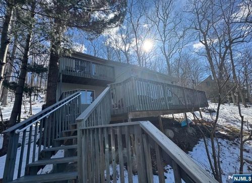 364 Skyline Lake Dr, Ringwood, NJ, 07456-1921 | Card Image