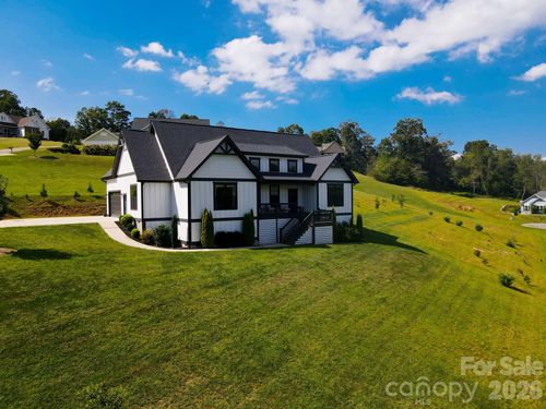 153 Israel Rd, Leicester, NC, 28748-6404 | Card Image