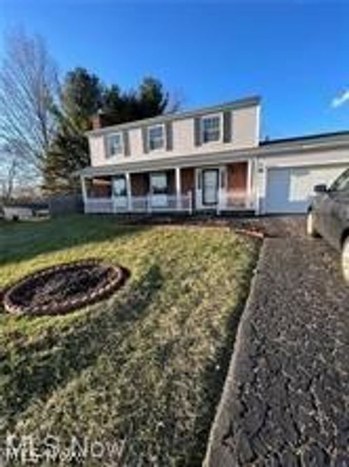 5225 Oakbriar Cir Ne, Canton, OH, 44705-3135 | Card Image