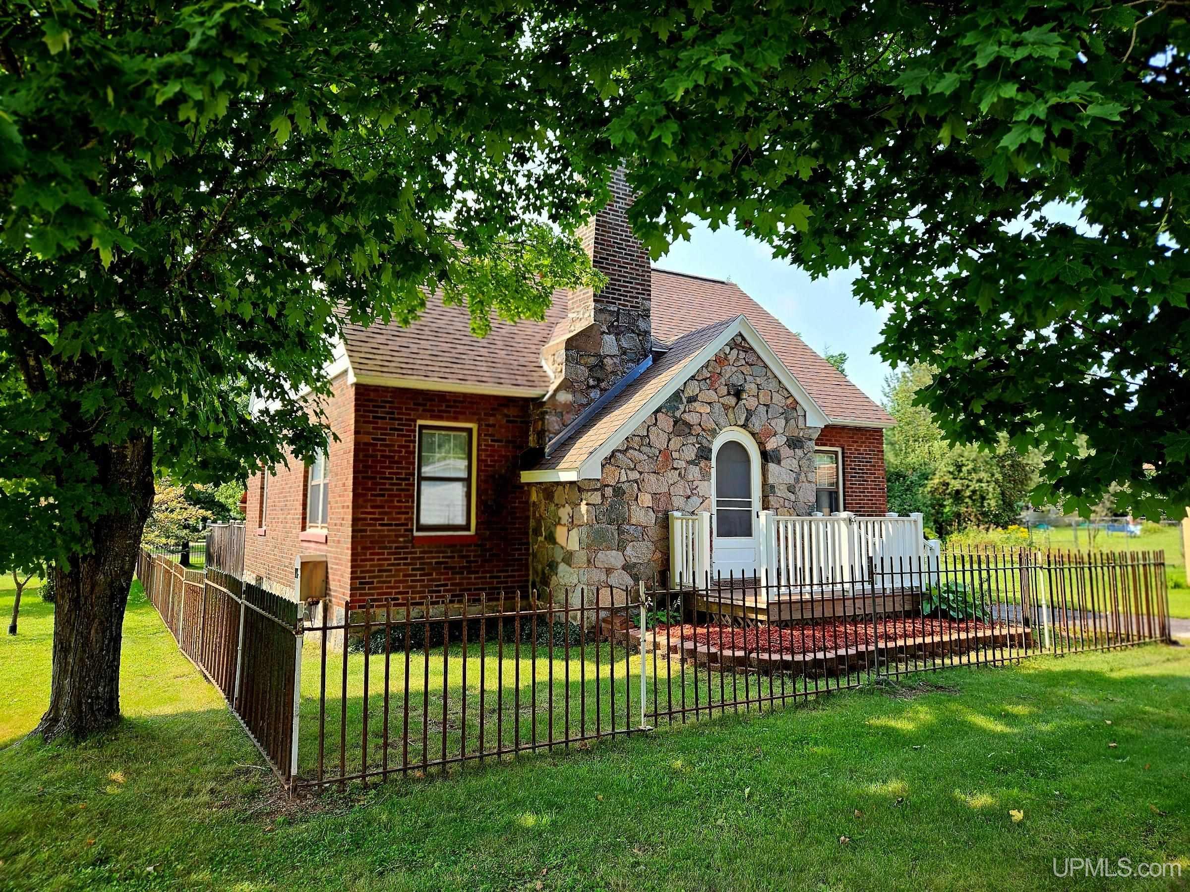 Lawrence St, Ironwood, MI 49938