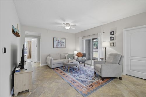 apt-i111-5095 Fairways Cir, Vero Beach, FL, 32967-1846 | Card Image