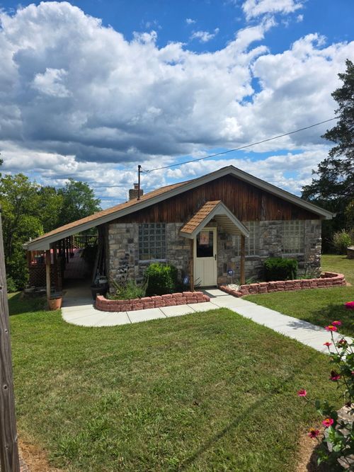 220 Leon Blvd, Williamstown, KY, 41097-4260 | Card Image