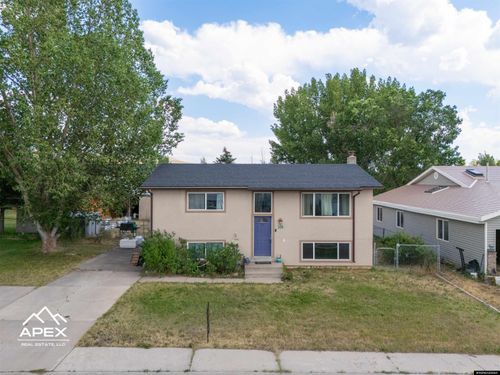 109 Freedom Dr, Evanston, WY, 82930-3053 | Card Image