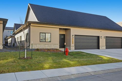 4168 Arthur Dr, Fargo, ND, 58104-4574 | Card Image