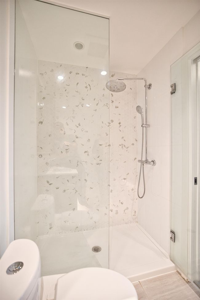 1604 - 567 Clarke Rd, Condo with 2 bedrooms, 2 bathrooms and 1 parking in Coquitlam BC | Image 11