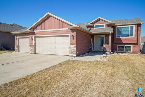 3504 E Chatham St Street, Sioux Falls, SD, 57108 | Card Image