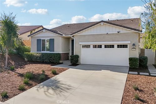 32057 Rambling Court, Winchester, CA, 92596 | Card Image