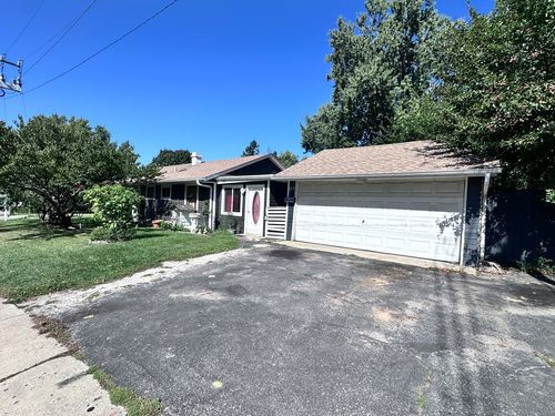 57 Robin Rd, Carpentersville, IL, 60110-1626 | Card Image