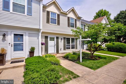 894 Smartts Ln Ne, LEESBURG, VA, 20176-4810 | Card Image