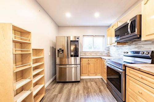 9421 116 St, Delta, BC, V4C5X2 | Card Image