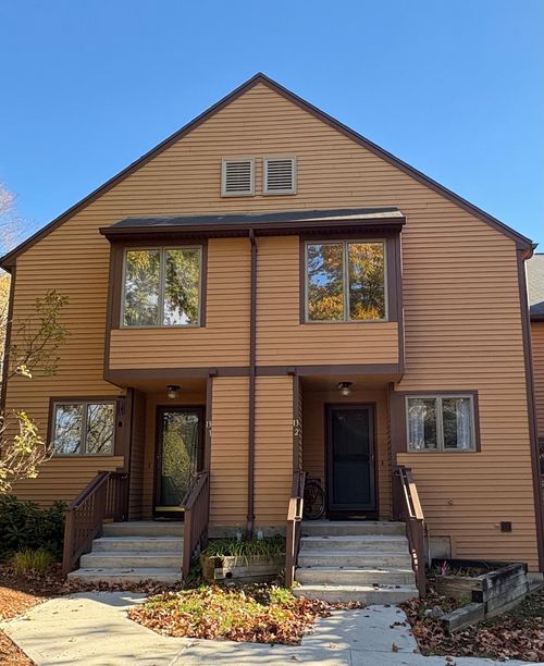 13-2-575 Bridge Rd, Northampton, MA, 01060 | Card Image