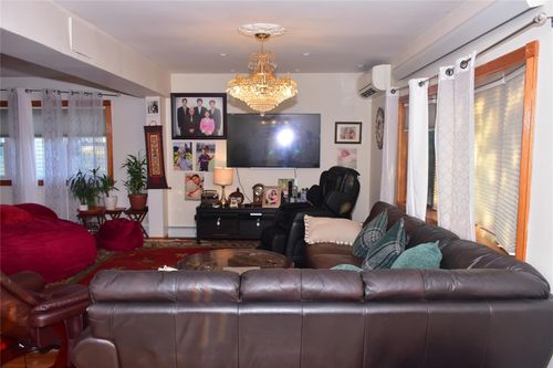 84 247th St, Bellerose, NY, 11426-1728 | Card Image