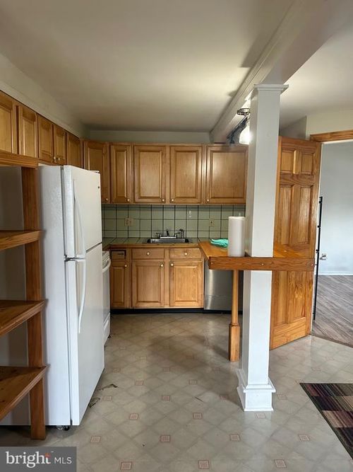 17 Barlow Ave, GLOUCESTER CITY, NJ, 08030-1282 | Card Image