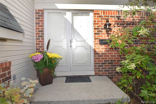 4451 Cypress Dr, Troy, MI, 48085-4850 | Card Image
