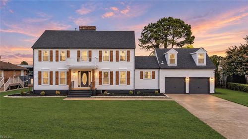 8 White House Dr, Poquoson, VA, 23662-1614 | Card Image