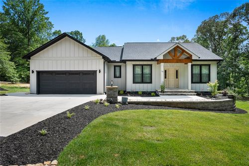 103 Benjamin Dr, Townville, SC, 29689-3400 | Card Image