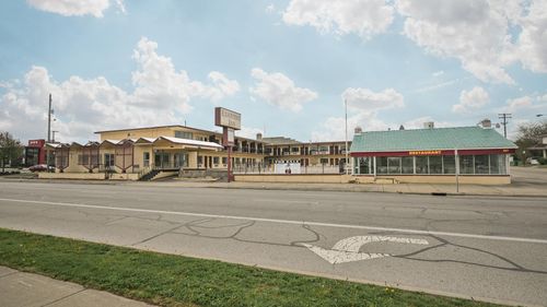 325 W Columbia St, Springfield, OH, 45504-2656 | Card Image