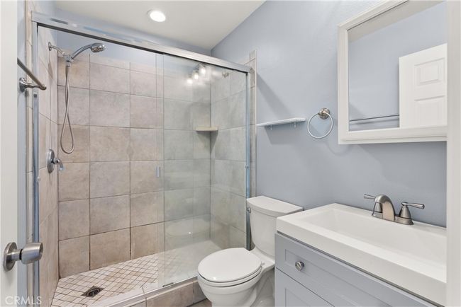19860 Claremont Ln, Condo with 1 bedrooms, 1 bathrooms and 2 parking in Huntington Beach CA | Image 8