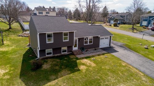 129 Bent Tree Ln, Baldwinsville, NY, 13027-3392 | Card Image