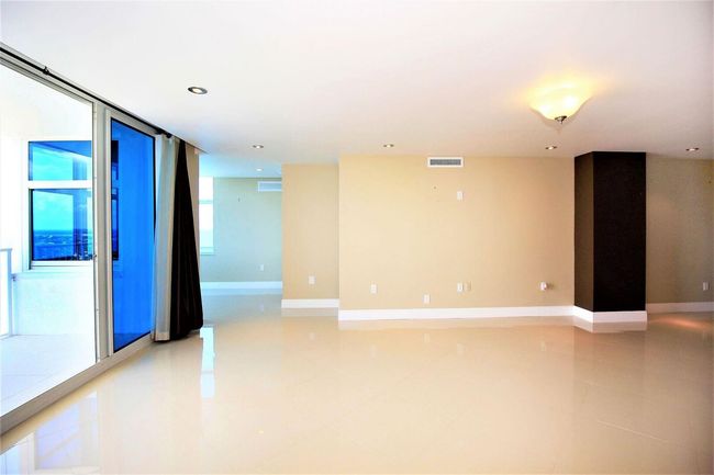 APT-2806 - 1360 S Ocean Blvd, Condo with 2 bedrooms, 2 bathrooms and null parking in Pompano Beach FL | Image 5