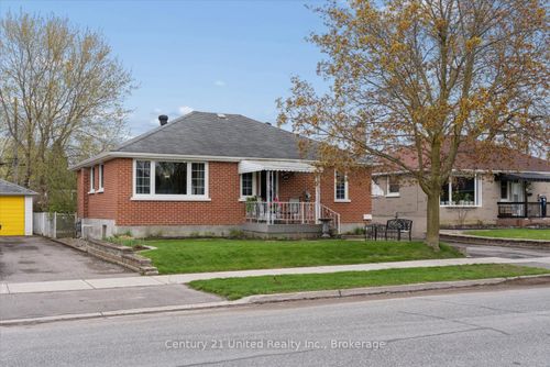679 Bellaire St, Peterborough, ON, K9J3Y5 | Card Image