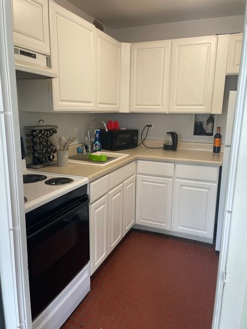 apt-402-700 W Bittersweet Pl, Chicago, IL, 60613-2355 | Card Image