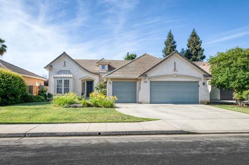 2644 Bellaire Ave, Clovis, CA, 93611-5556 | Card Image