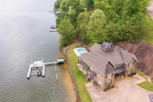 45 Mariner Pt, Savannah, TN, 38372-5671 | Card Image