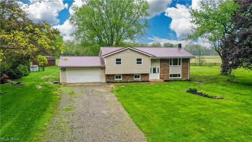 9564 Wolfe Rd, Windham, OH, 44288-9703 | Card Image