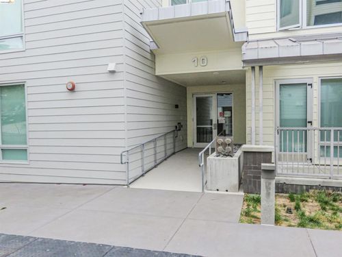 307-10 Innes Ct, San Francisco, CA, 94124-4477 | Card Image