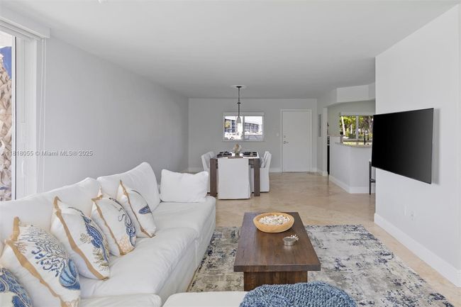 APT-108 - 4000 Ne 170 Th St, Condo with 3 bedrooms, 2 bathrooms and null parking in North Miami Beach FL | Image 12
