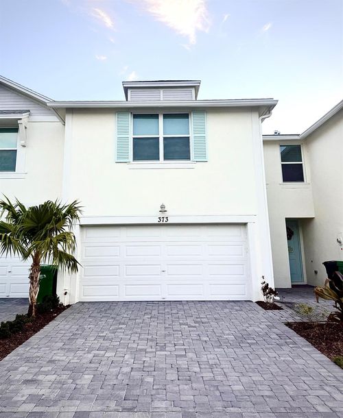 373 Salisbury Cir, Fort Pierce, FL, 34982-3911 | Card Image