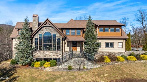 3050 Summit Trails Dr, Sevierville, TN, 37862-7877 | Card Image