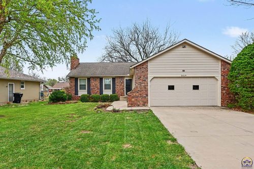 5419 Sw 11th St, Topeka, KS, 66604-2069 | Card Image