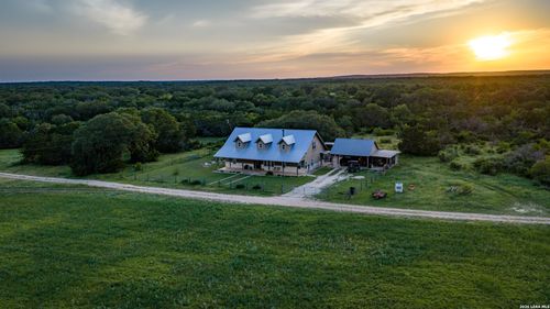 250 County Road 241, Hondo, TX, 78861 | Card Image