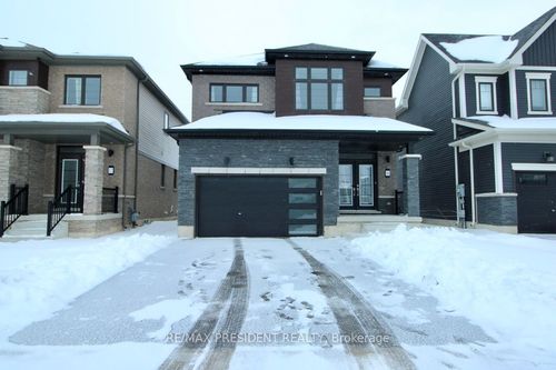 16 Peach St, Thorold, ON, L2V0K1 | Card Image