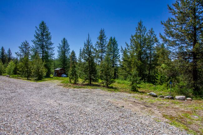 View of driveway/parking area | Image 20