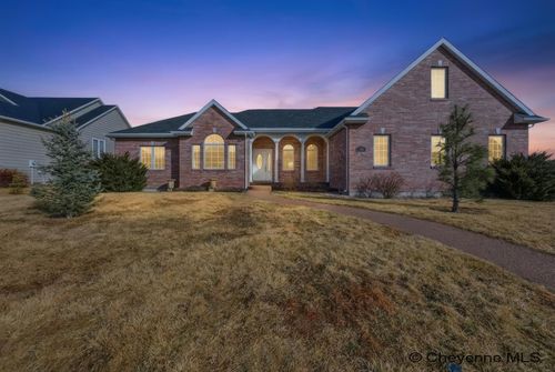 7805 Hawthorne Dr, Cheyenne, WY, 82009-1088 | Card Image