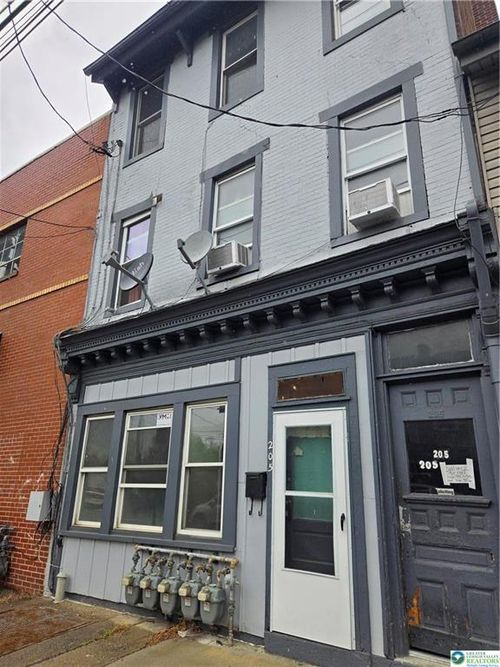 1r-205 Front St, CATASAUQUA, PA, 18032-2811 | Card Image