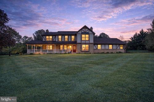 8001 Mapleville Rd, BOONSBORO, MD, 21713-2124 | Card Image