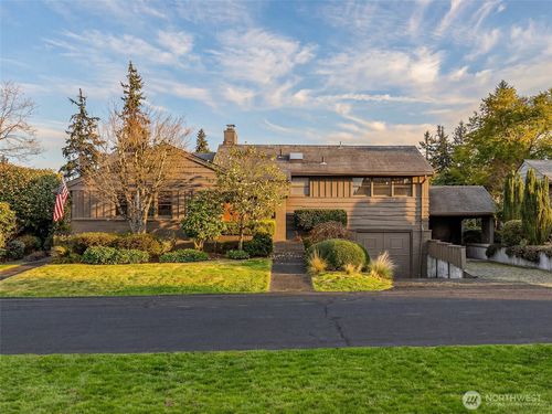 5001 Ne Park Place, Seattle, WA, 98115 | Card Image