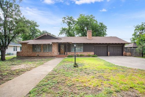 204 N Marable St, West, TX, 76691-1420 | Card Image