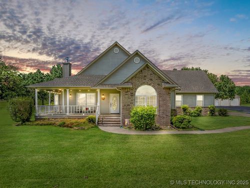 16053 Pueblo Rd, Claremore, OK, 74017-4493 | Card Image