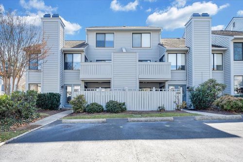 2323 Wood Gate Ln, Salem, VA, 24153-7490 | Card Image