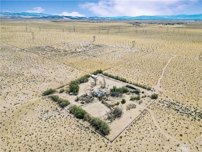45200 Camelot Drive, House other with 2 bedrooms, 2 bathrooms and 2 parking in Yermo CA | Image 24
